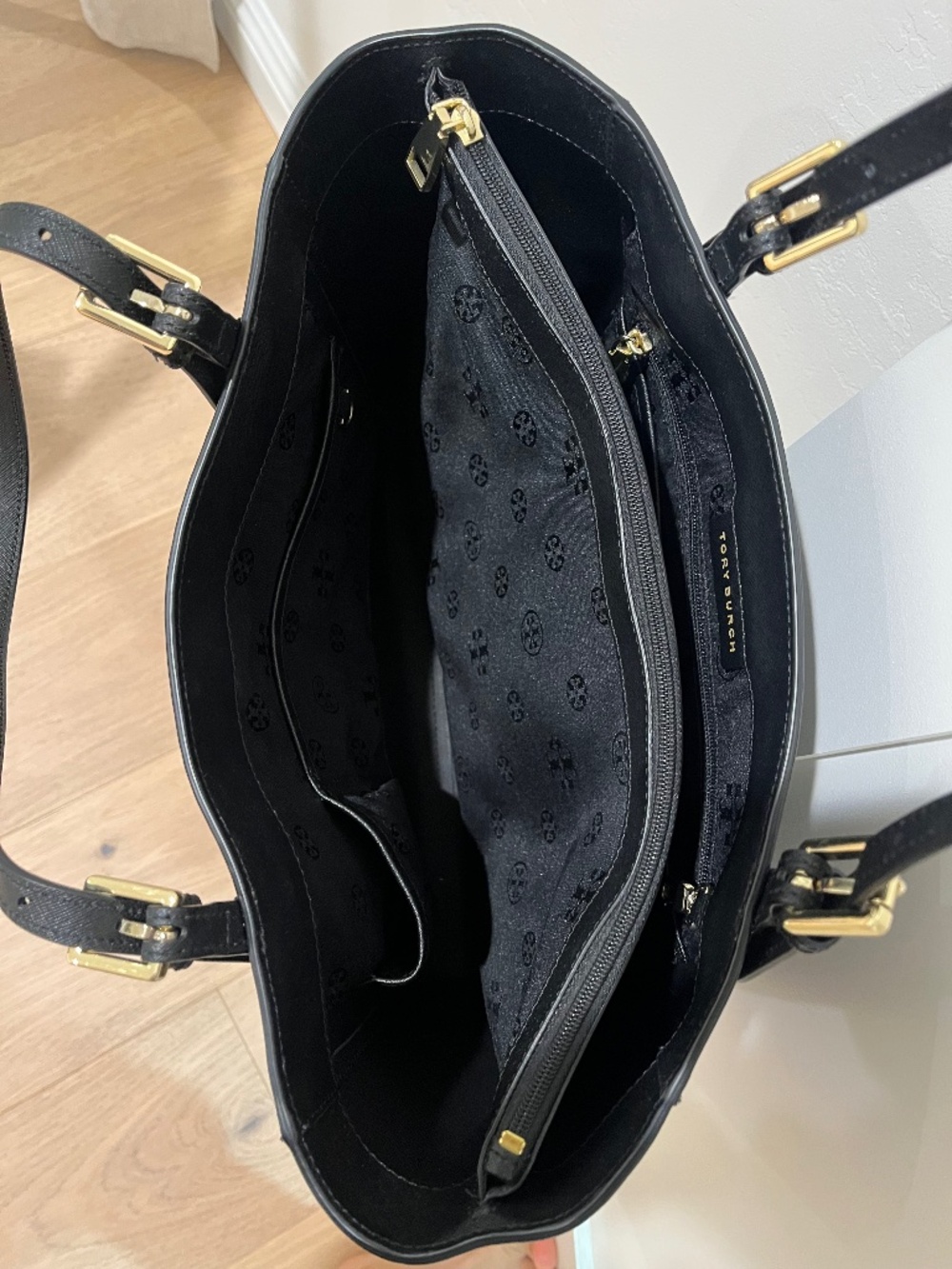 Like New - Authentic Tory Burch Small Tote